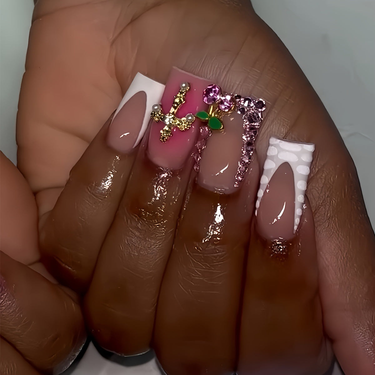 Ornate Decorative Press-On Nail Set Acalora