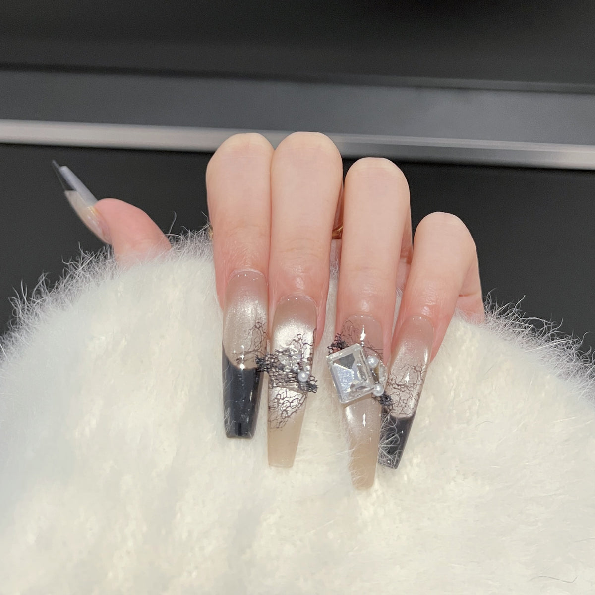 Artistic Press-On Nail Set with Unique Lace and Gemstone Accents Acalora