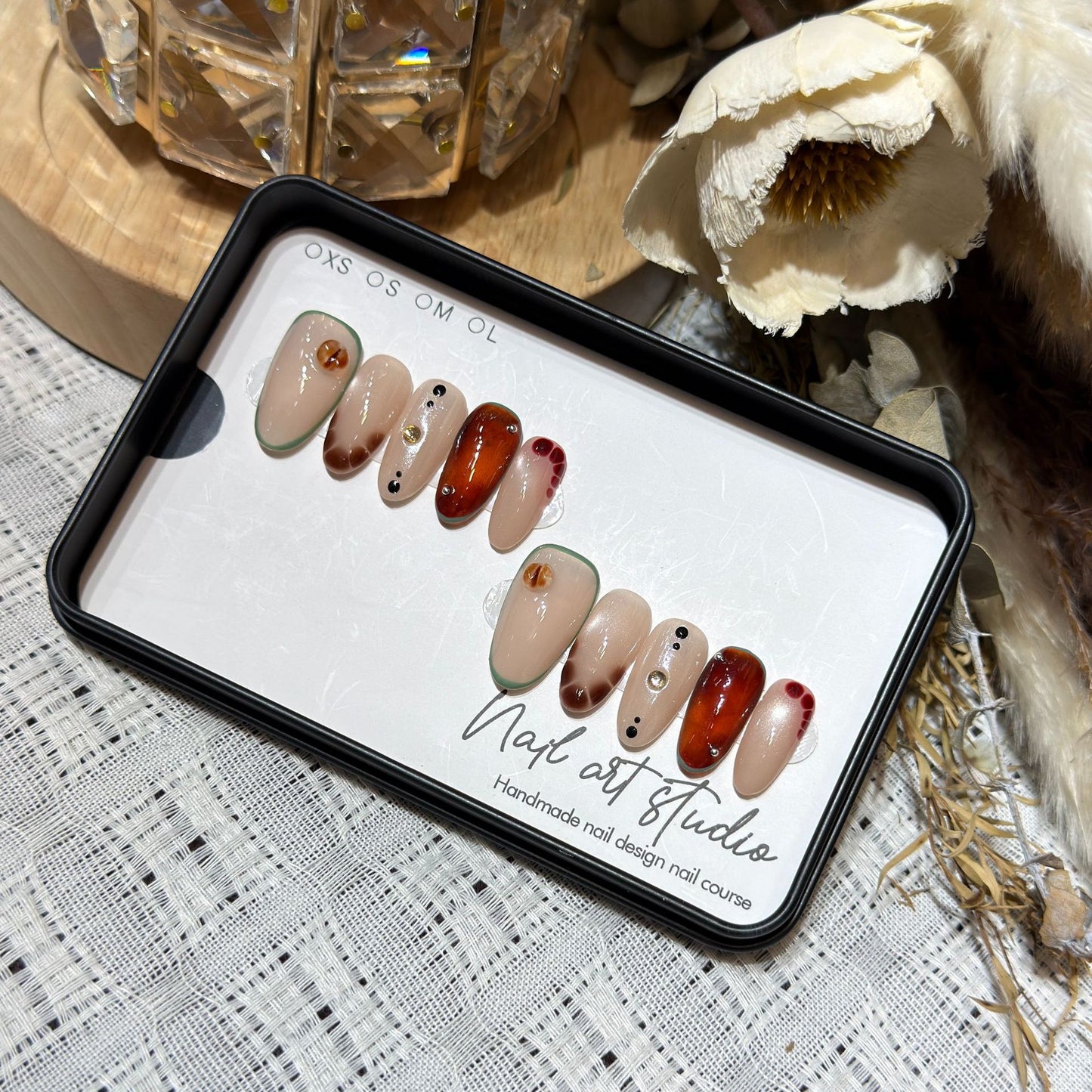 Handmade Press-On Nail Art Set Acalora