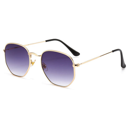 Women Oversized Sunglasses with elegant golden metal frame and solid UV protection Bowlift