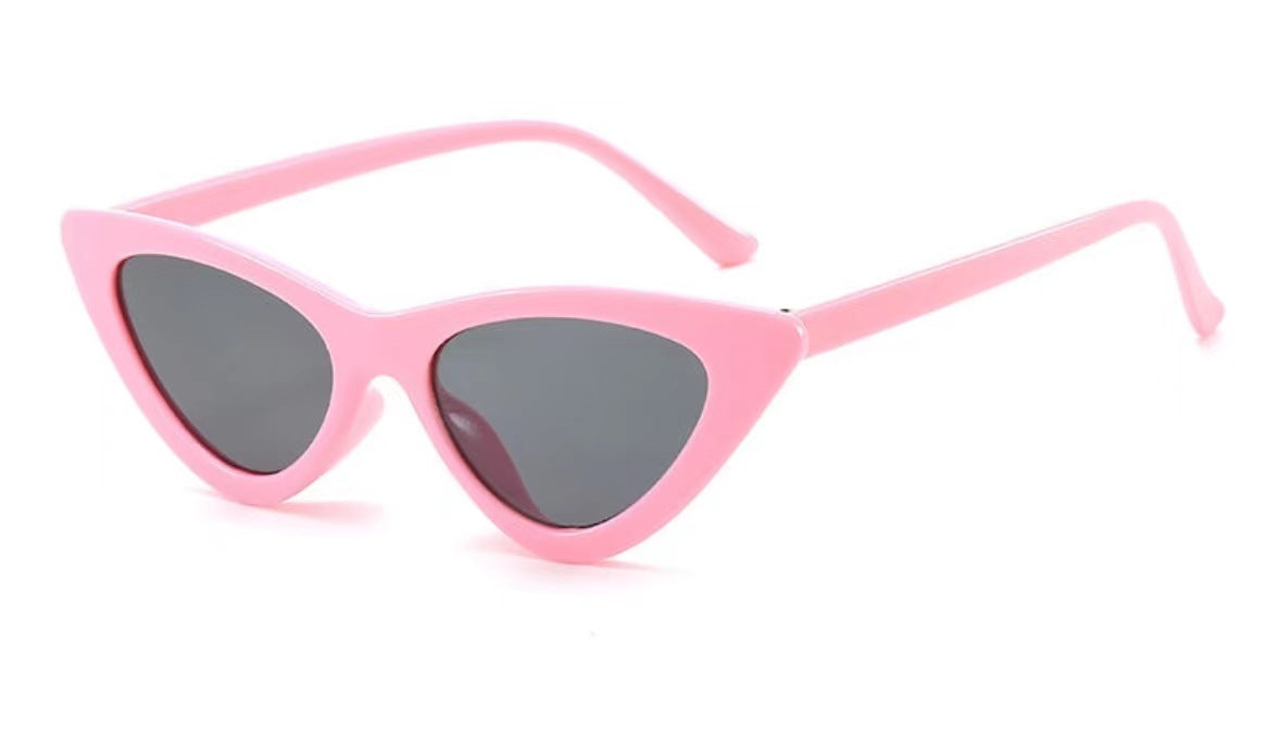 Ladies Cat-Eye Sunglasses with Elegant Tortoiseshell Pattern Bowlift
