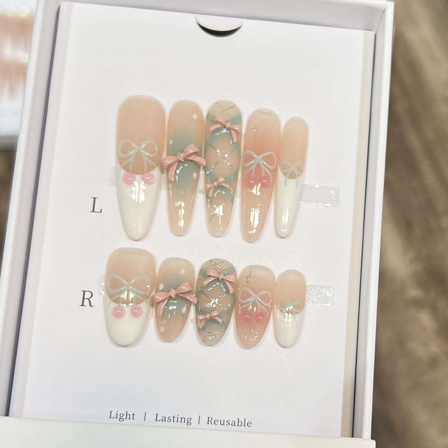 Elaborate Decorative Press-On Nail Art Set Acalora