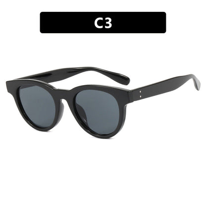 Ladies stylish sunglasses in trendy retro design Bowlift