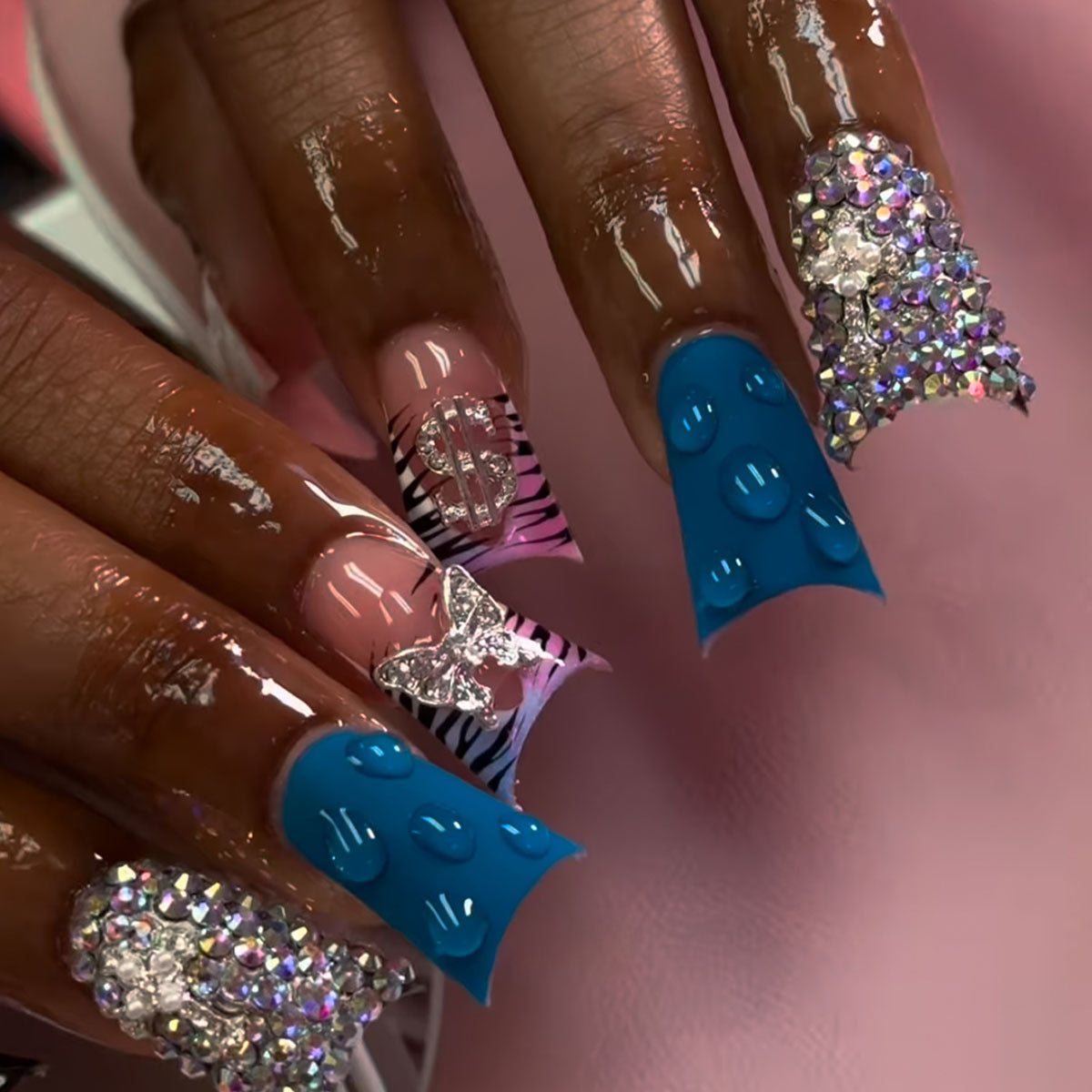 Glamorous 3D Press-On Nail Set Acalora