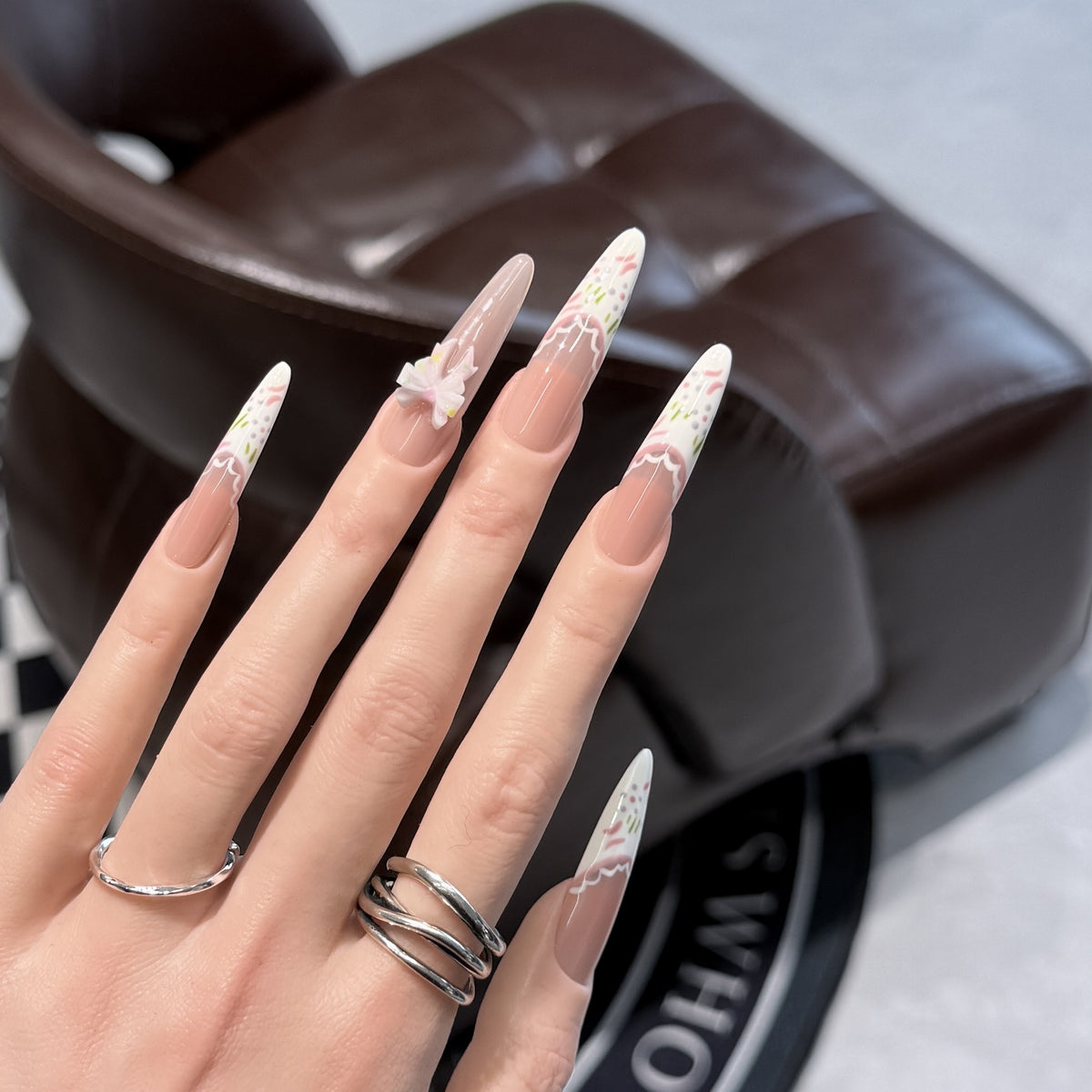Elegant Floral Stiletto Press-On Nail Art Set Acalora