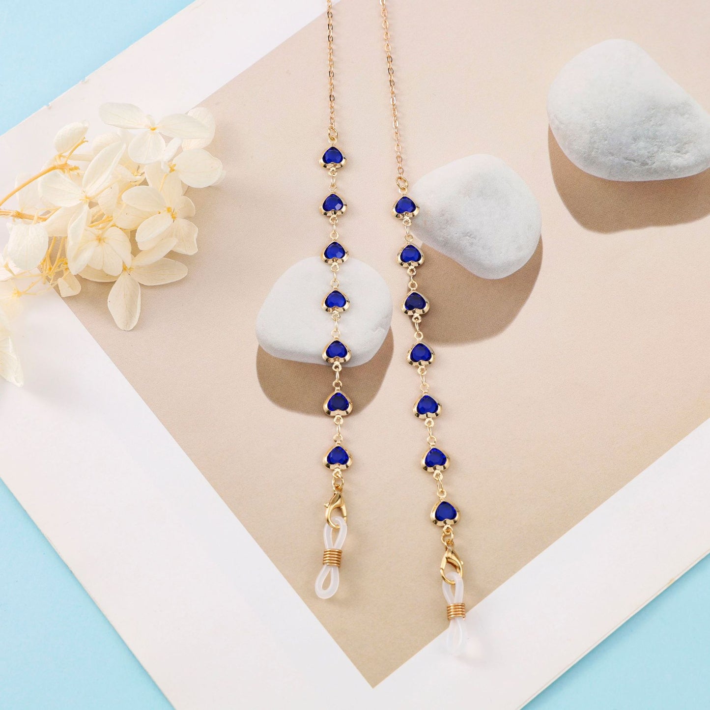 Heart-Shaped Eyewear Chain Acalora