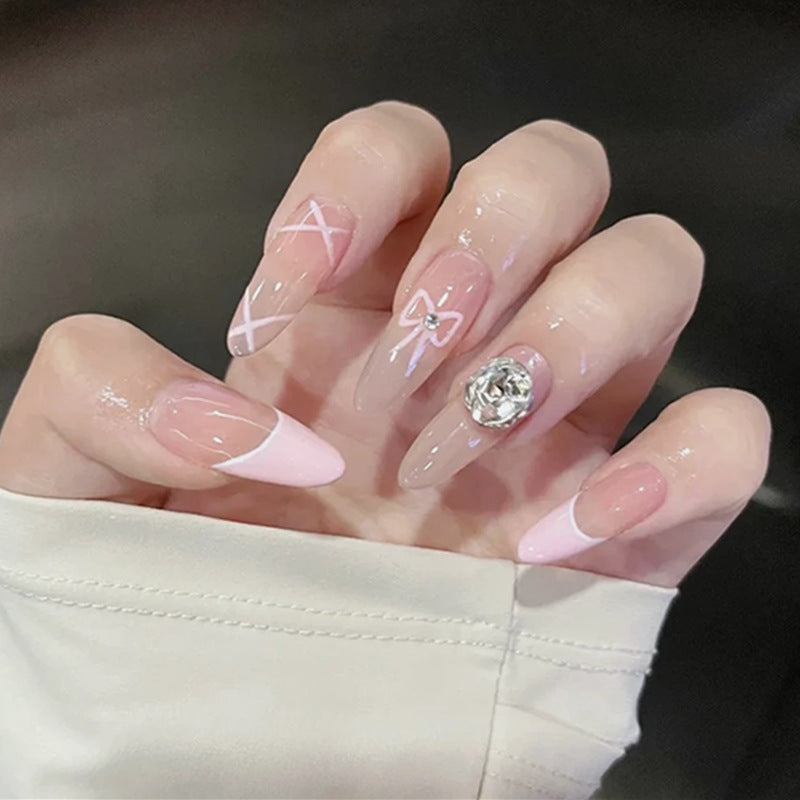 Artificial nail set with elegant design and dreamy 3D applications Acalora