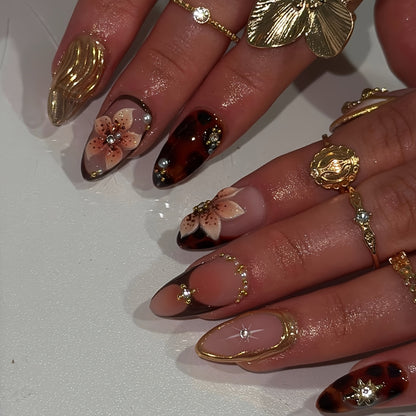 Artistic Floral Accent Press-On Nail Set Acalora