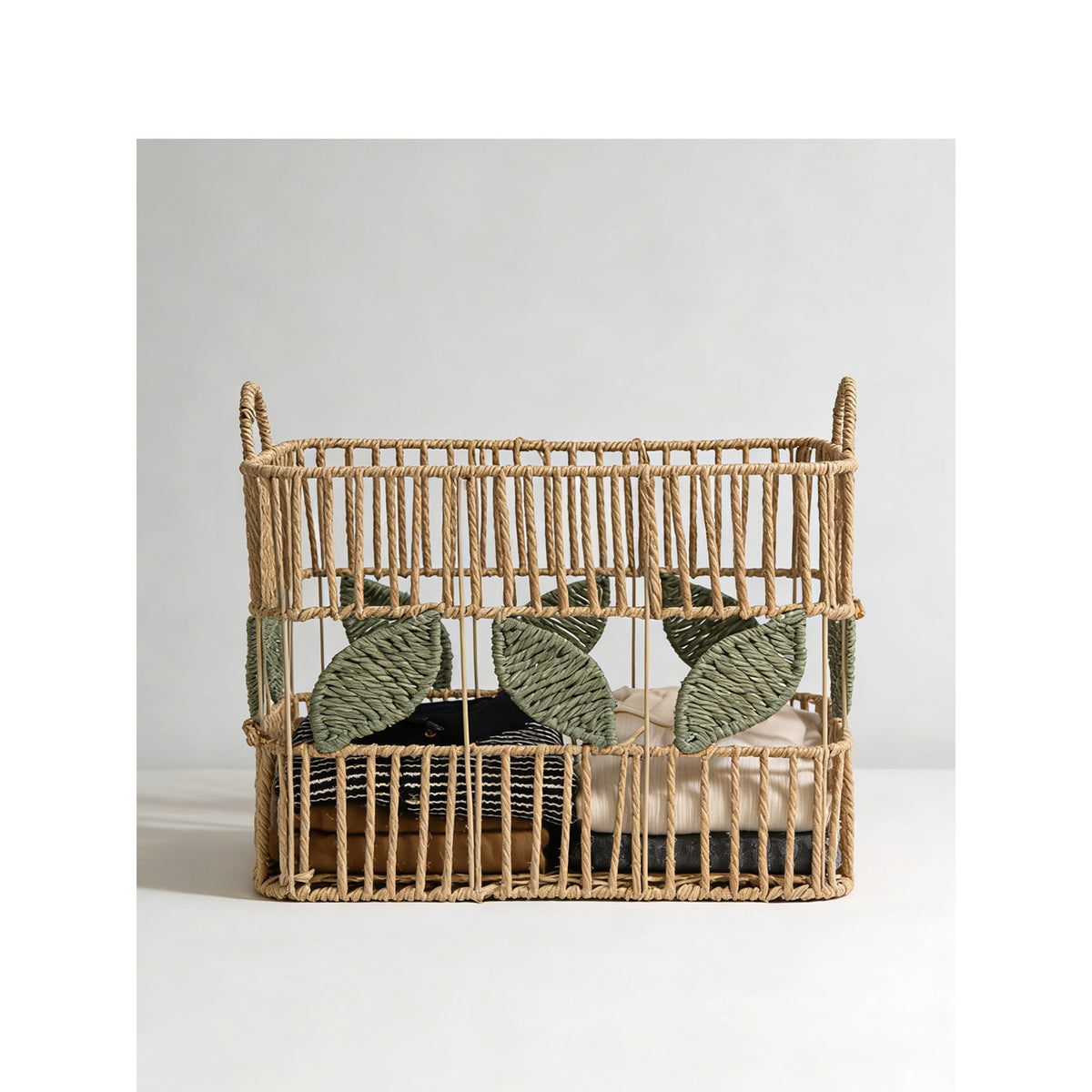 Handcrafted storage basket with leaf motif Acalora