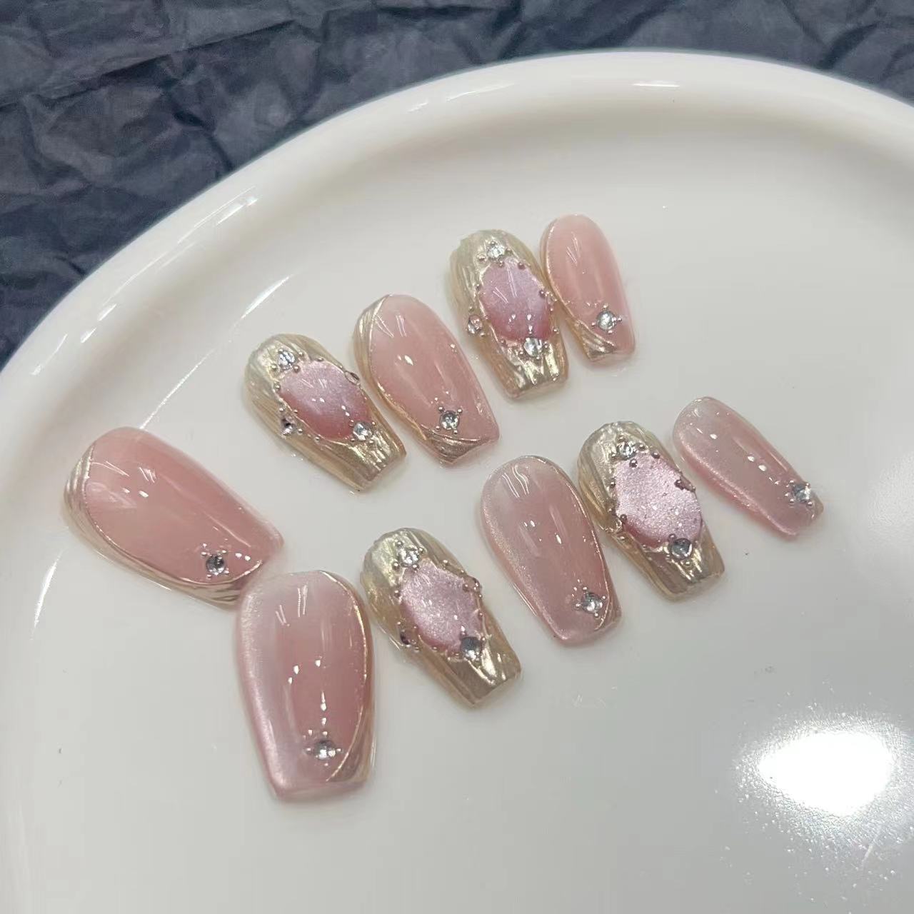 Chic Press-On Nail Art Set Acalora