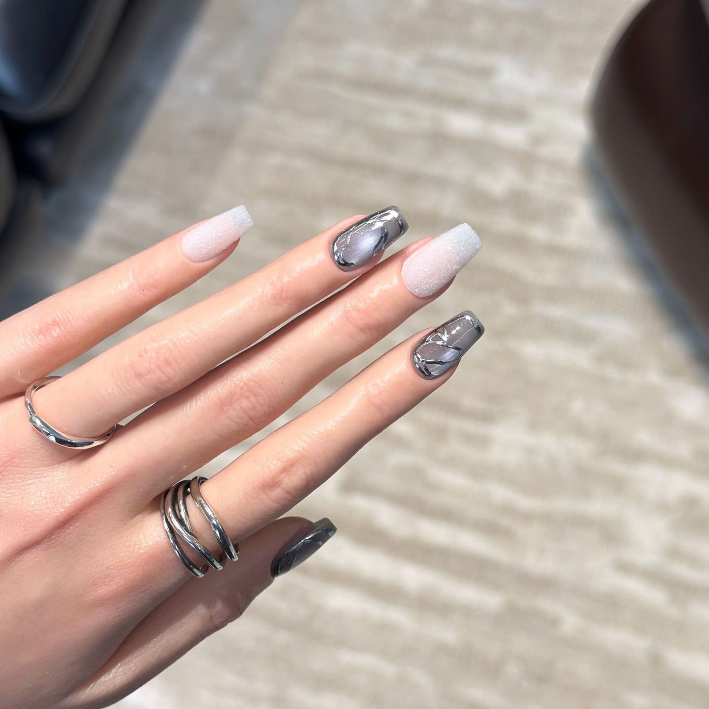 Elegant Acrylic Press-On Nail Art Set with Metallic Design Elements Acalora