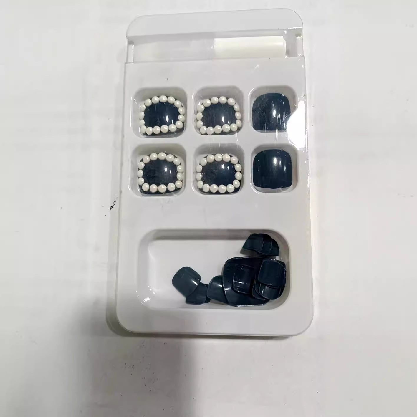 Decorative Press-On Nail Set with Pearl Accents Acalora