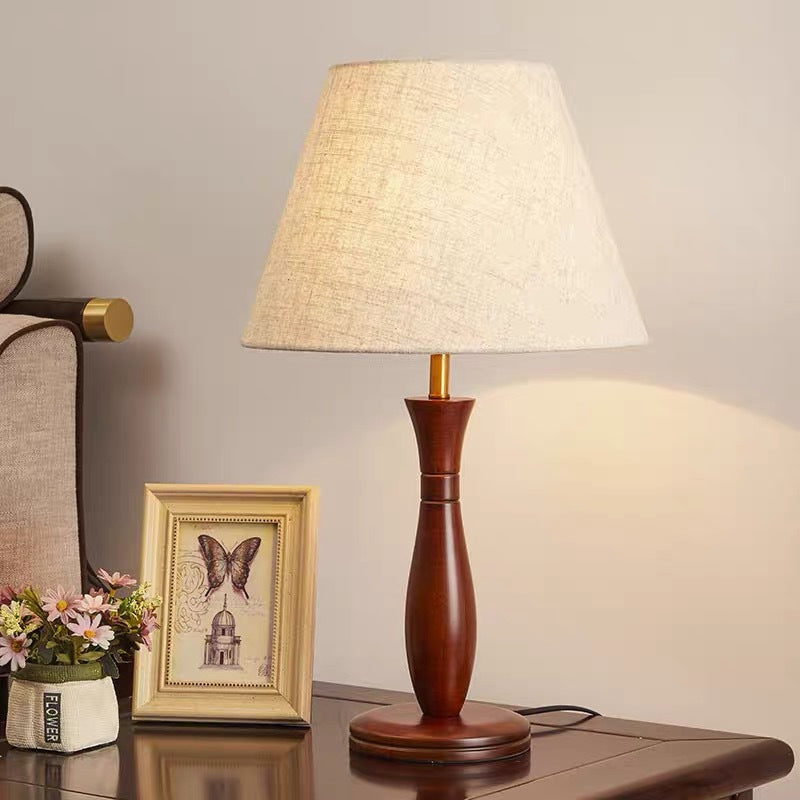 Elegant Vintage-style Accent Lamp