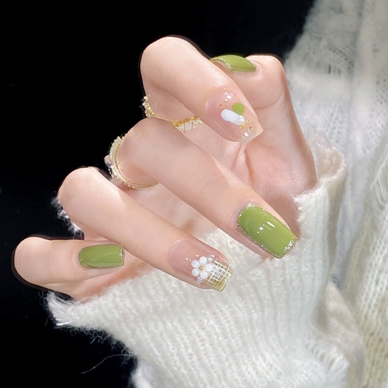 Artificial nail set with elegant handcrafted designs Acalora