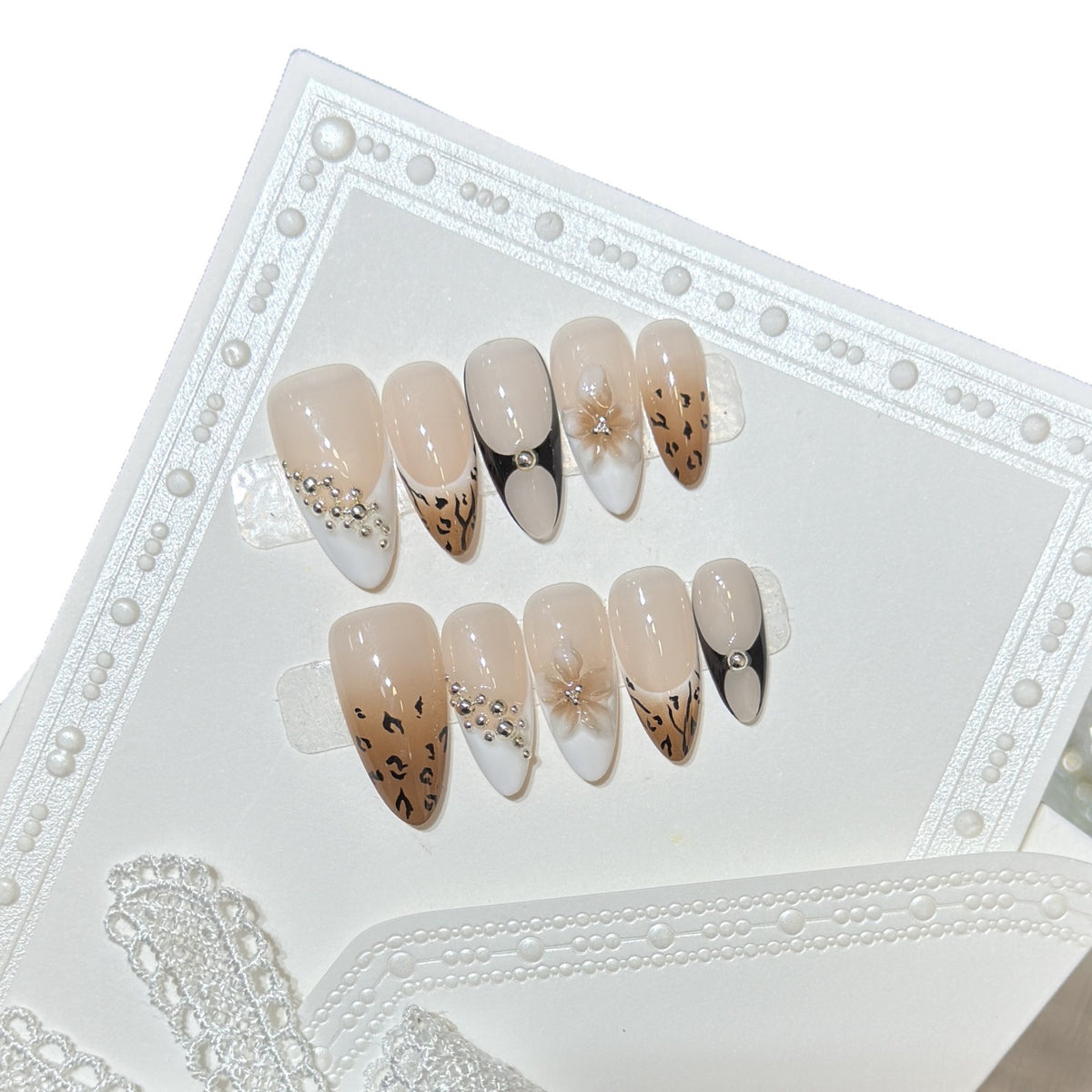 Artistic Leopard-Print Press-On Nail Set Acalora