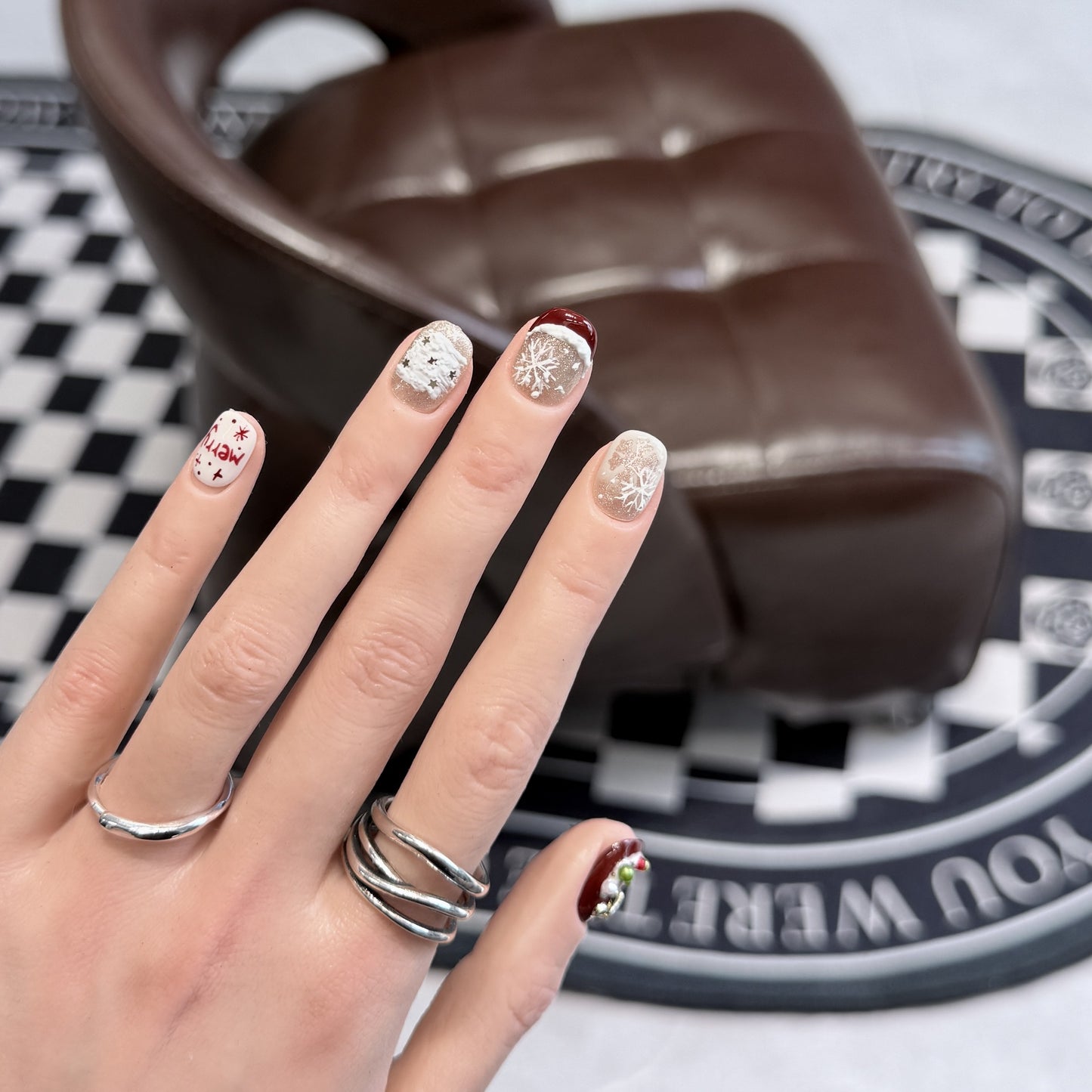 Festive Holiday-Themed Press-On Nail Art Set Acalora