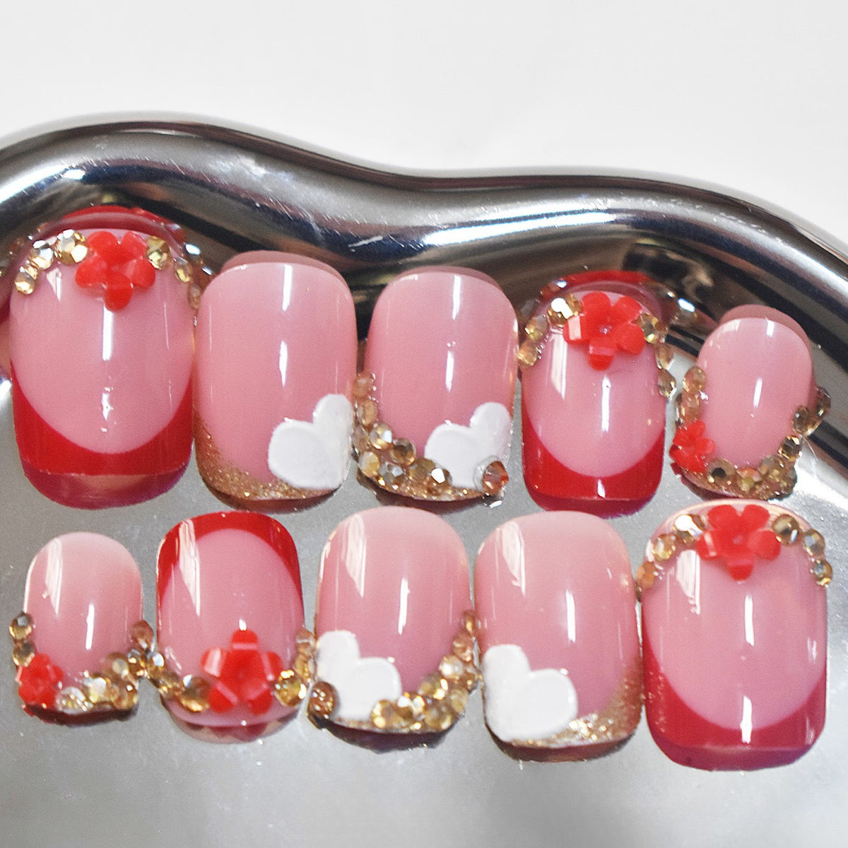 Elegant Floral Press-On Nail Art Set Acalora