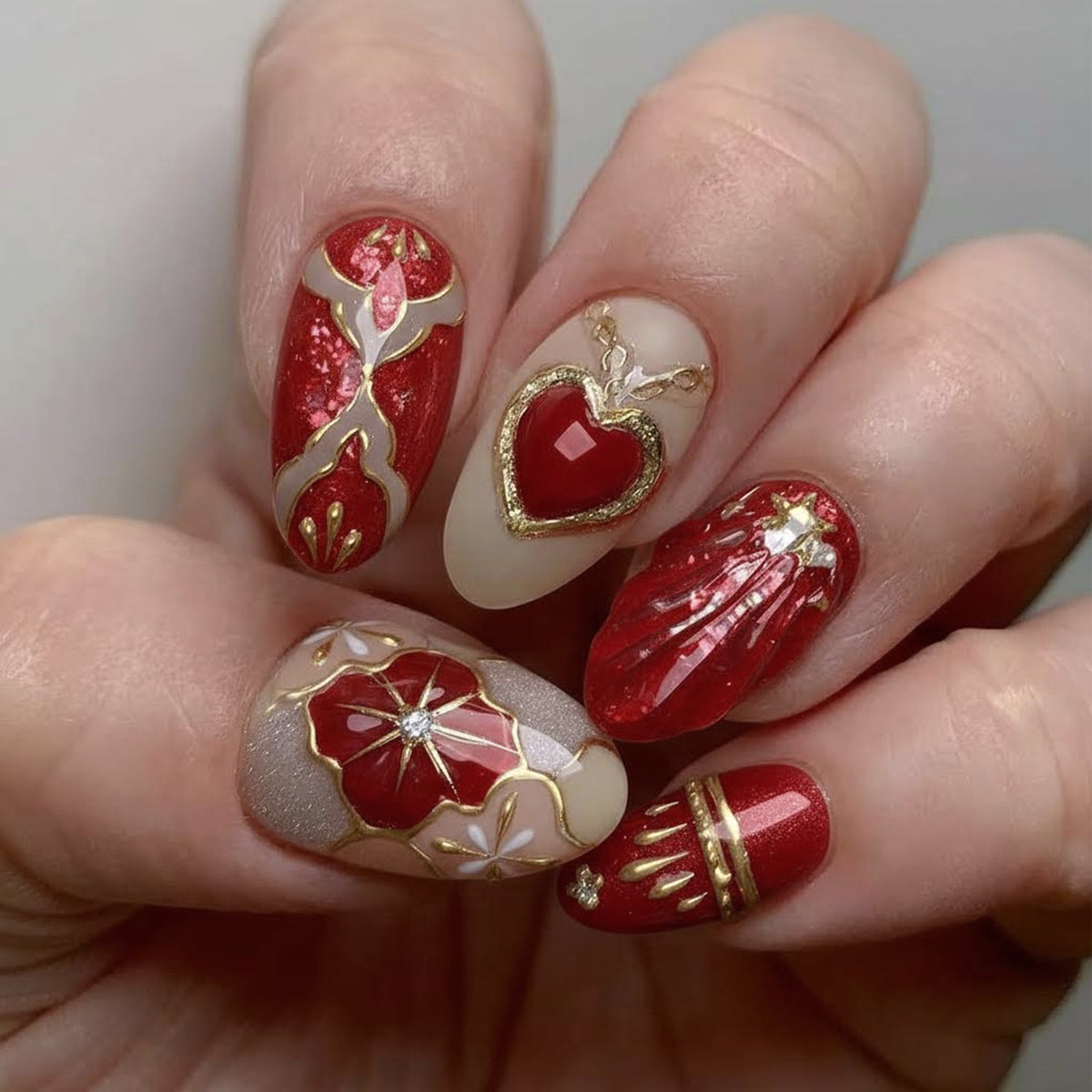Artificial nail set with elegant rose and gold embellishments Acalora