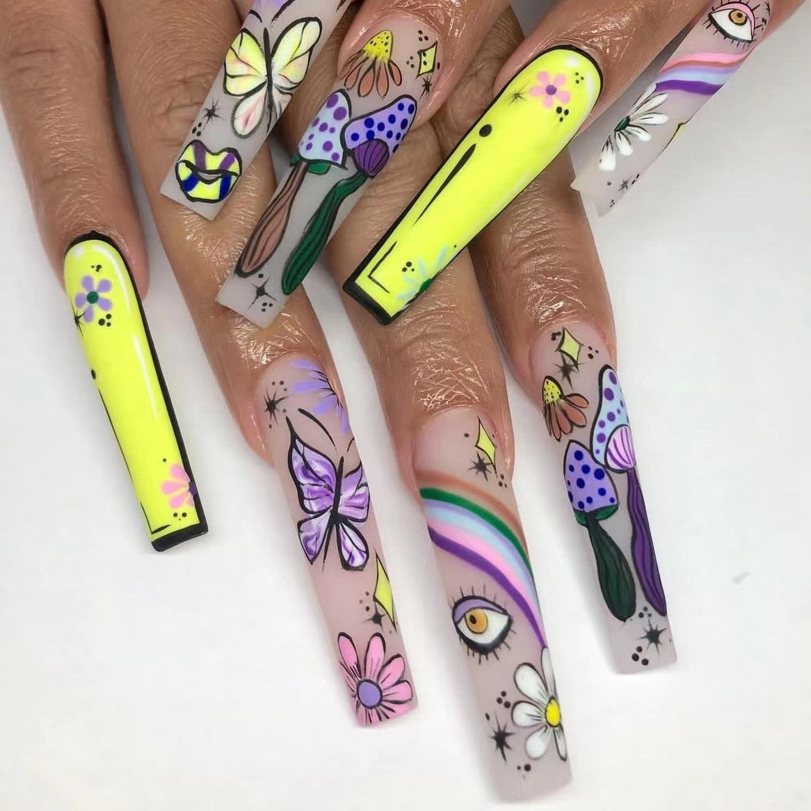 Artificial nails in creative flower design Acalora