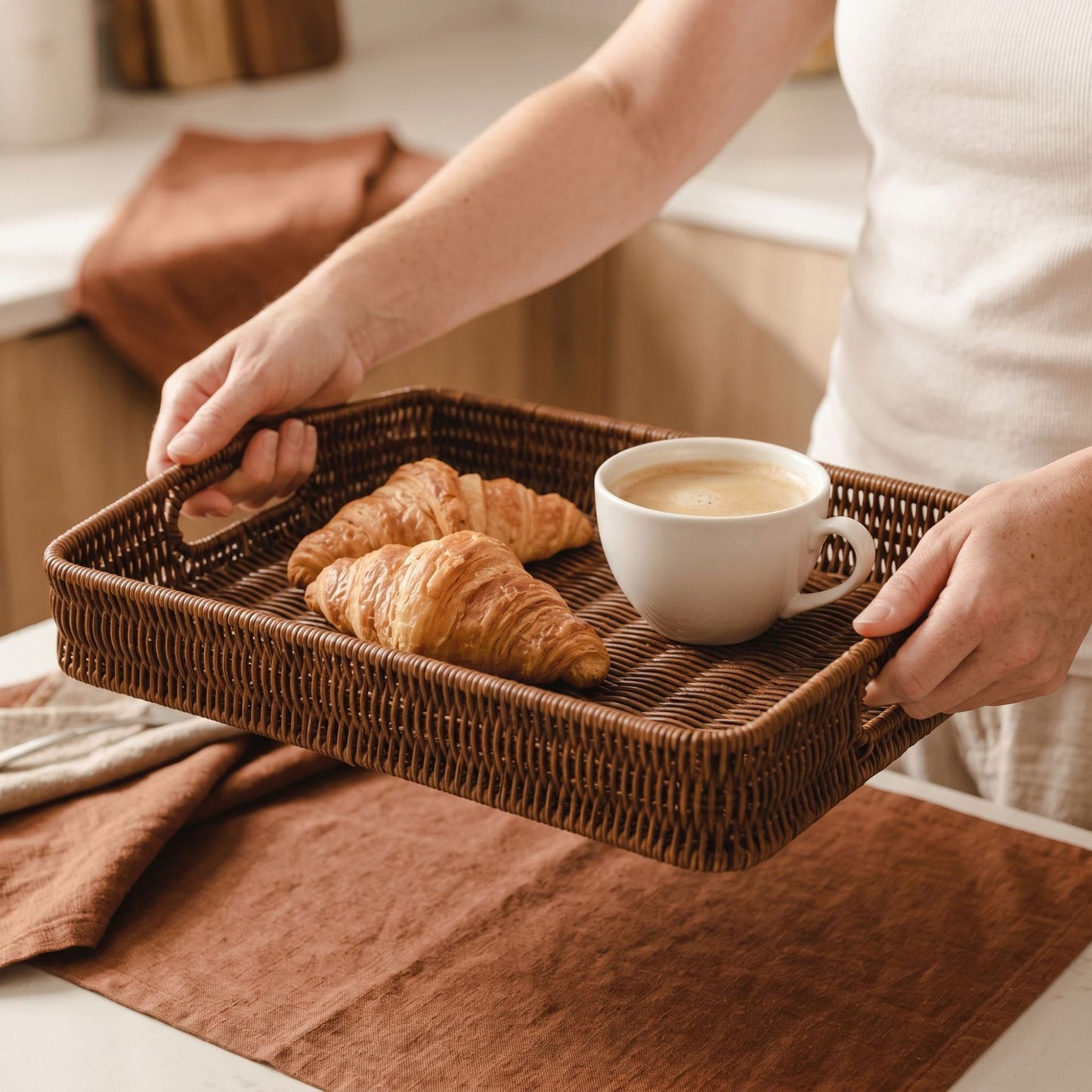 Serving basket Acalora
