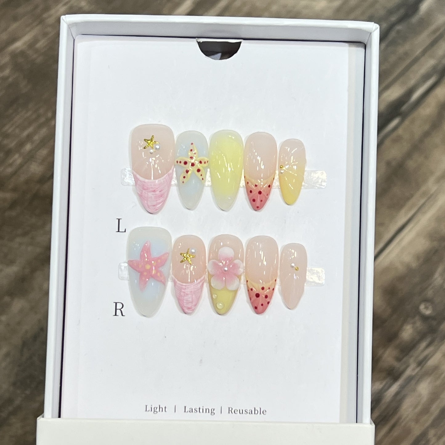 Summer-Inspired Press-On Nail Art Set Acalora