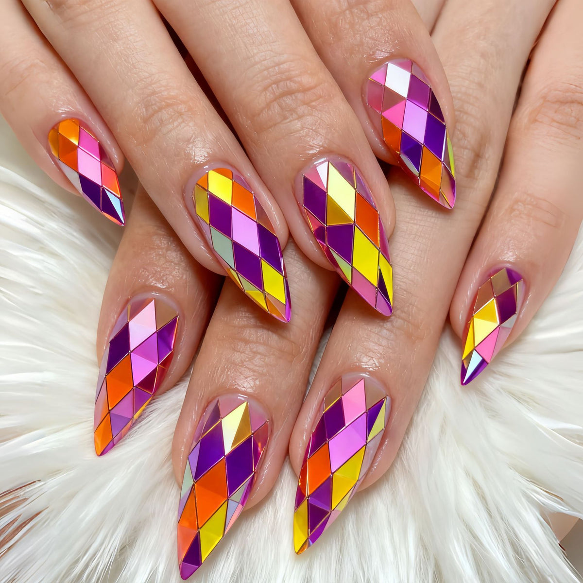 Artificial nails with elegant diamond patterns Acalora