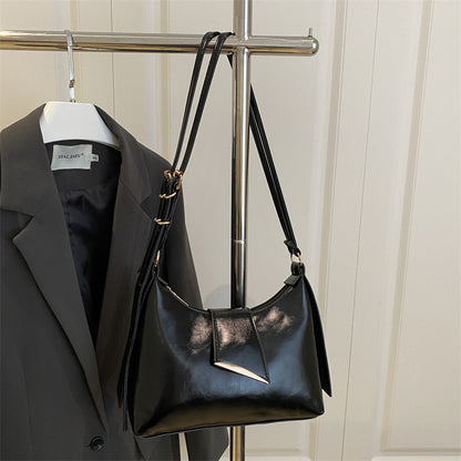 Luxurious Patent Leather Shoulder Bag Acalora