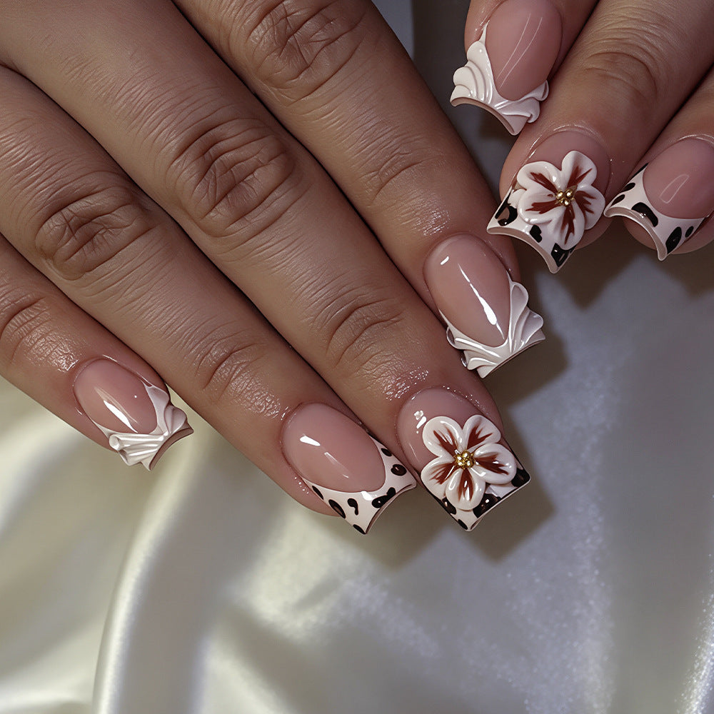 Elegant Floral Decorative Press-On Nails Acalora