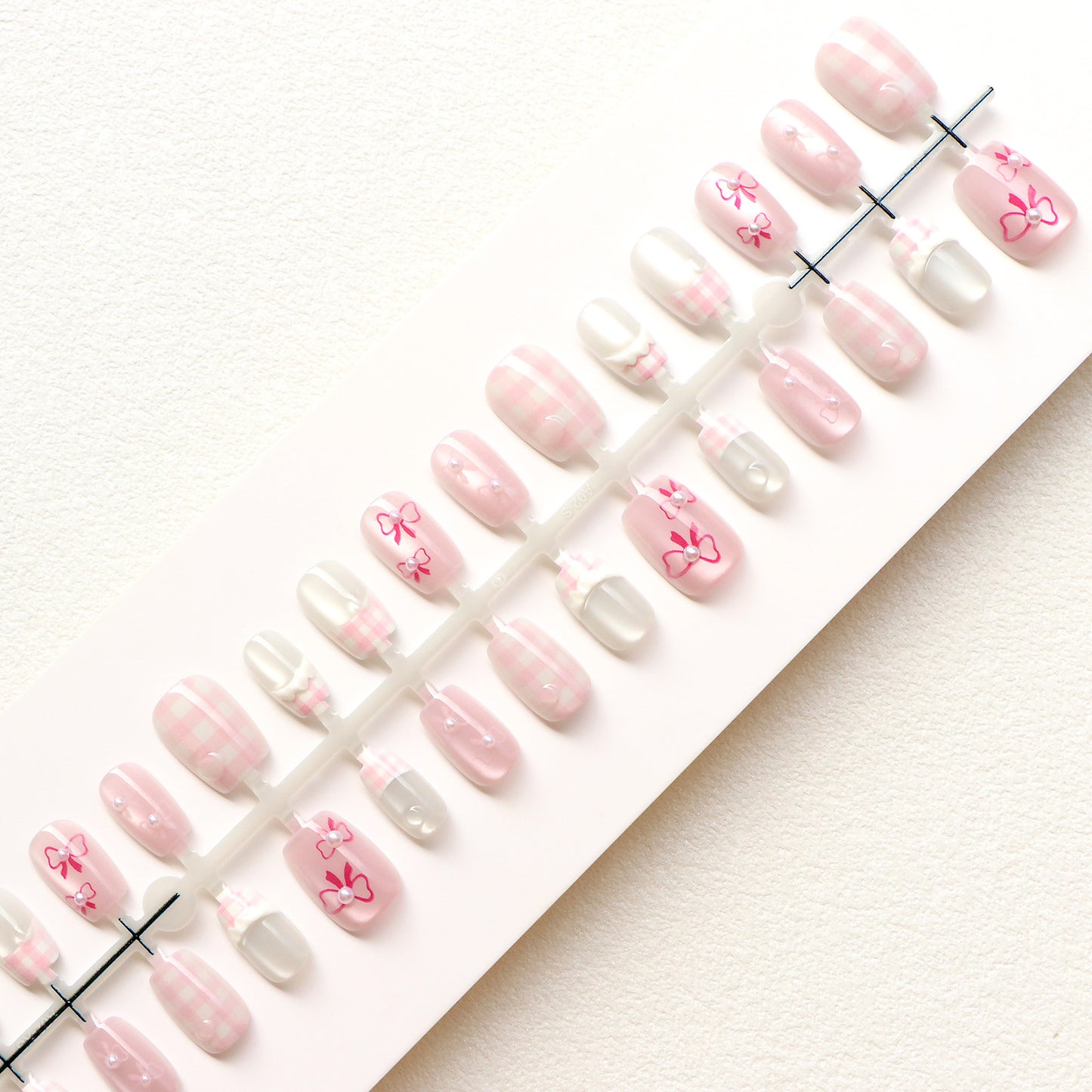 Charming Nail Art Press-On Set Acalora