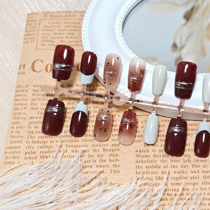 Artificial nails with elegant decorative accents Acalora