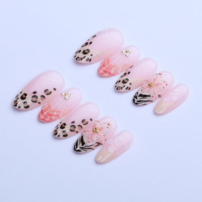 Artificial nail set with floral decorations and elegant patterns Acalora