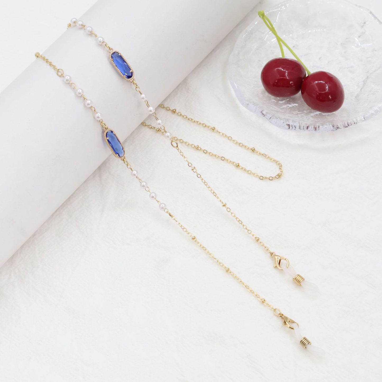 Elegant Eyewear Chain Holder Acalora