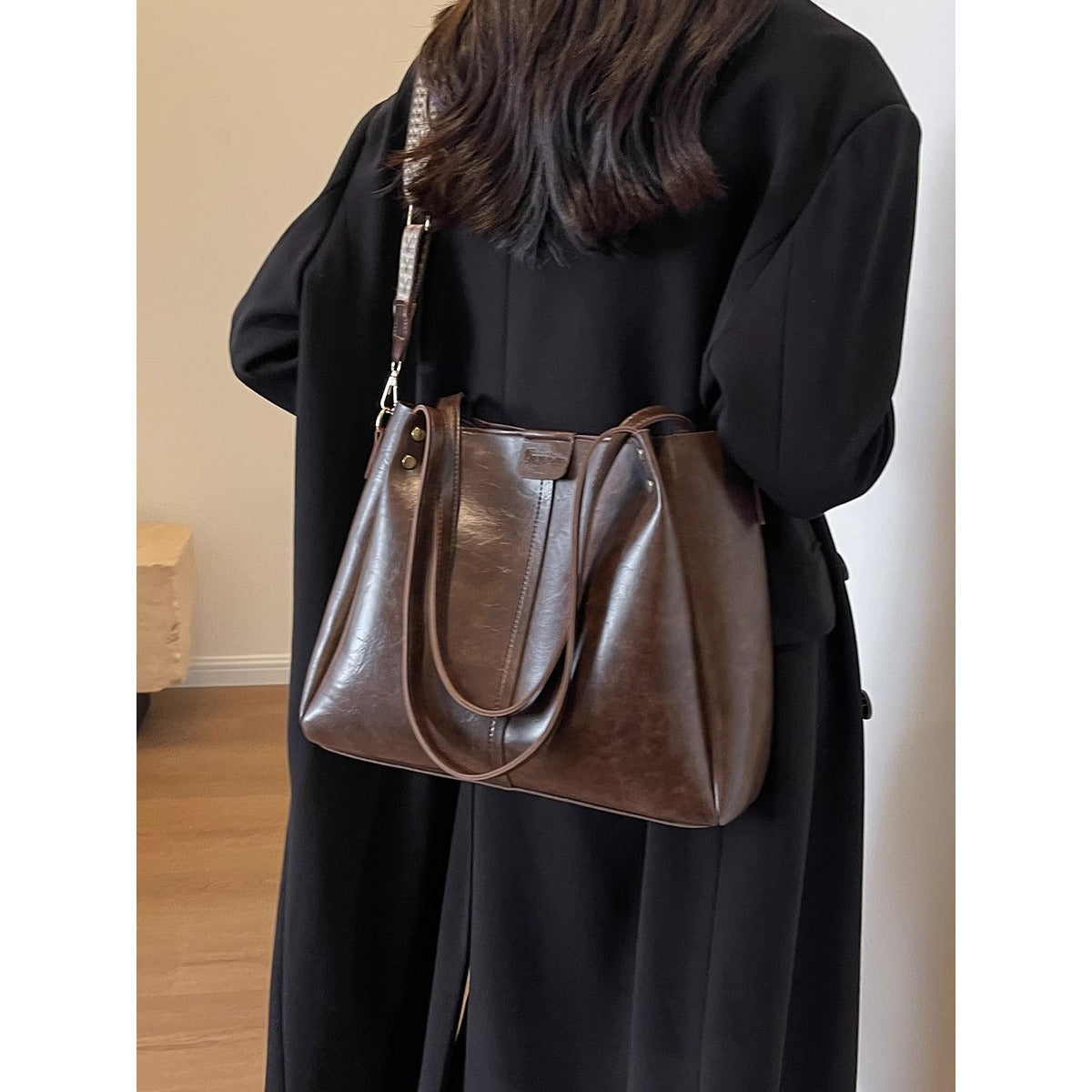 Versatile Multi-Functional Handbag Acalora