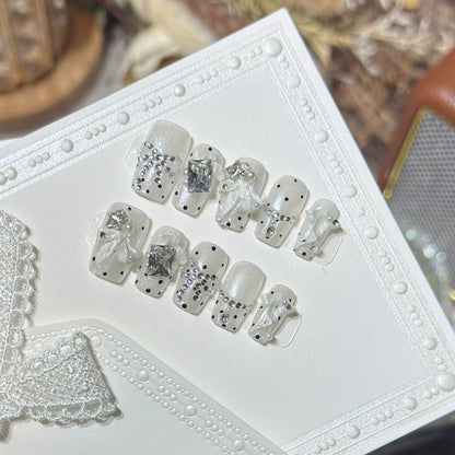 Elegant Rhinestone-Adorned Press-On Nail Set Acalora