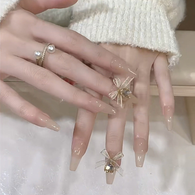Artificial nail set with elegant 3D patterns and delicate accents Acalora