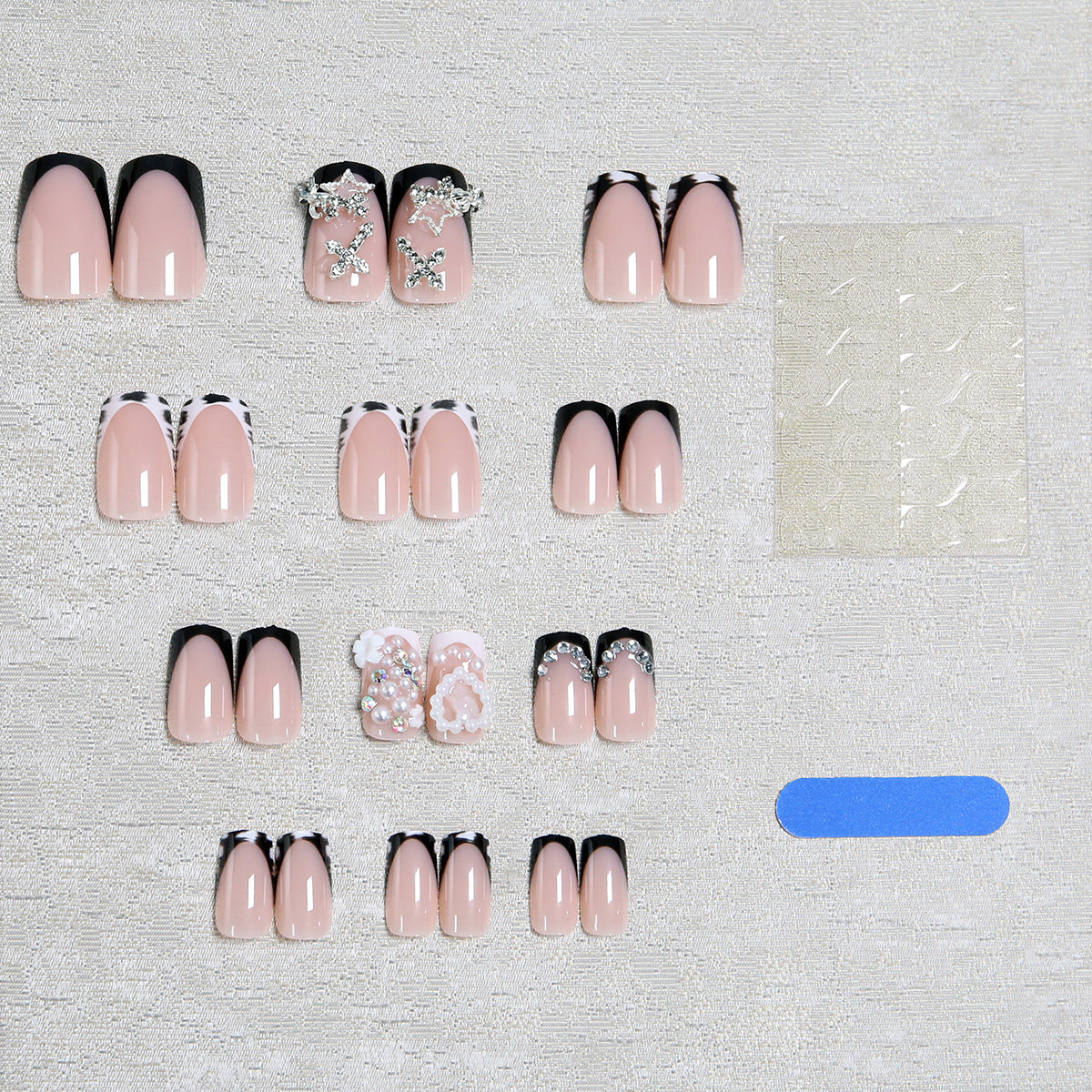 Artificial nail set with detailed 3D beads and glamorous design Acalora