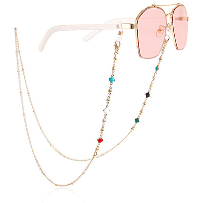 Stylish Sunglasses with Decorative Chain Acalora
