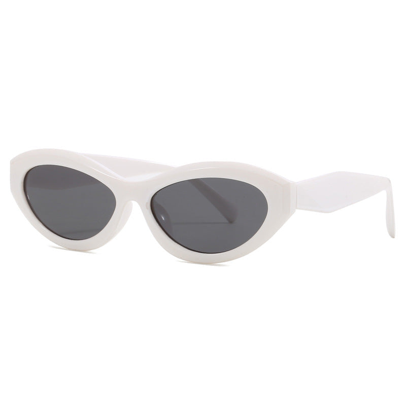 Women's Cat-Eye Sunglasses with Wide Frame and UV Protection Bowlift