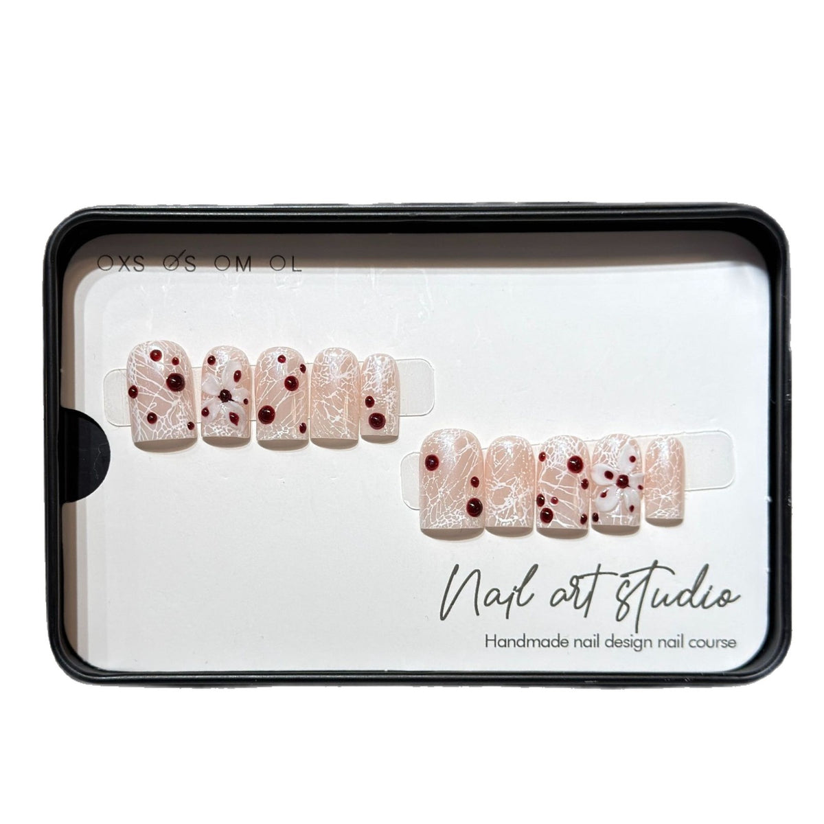 Artistic Press-On Nail Art Set with Unique Design Acalora
