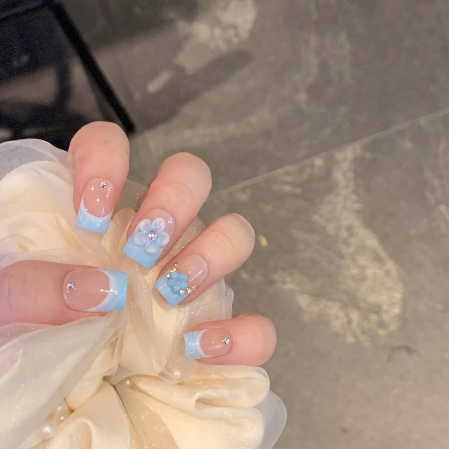 Floral Fantasy Press-On Nail Art Set Acalora