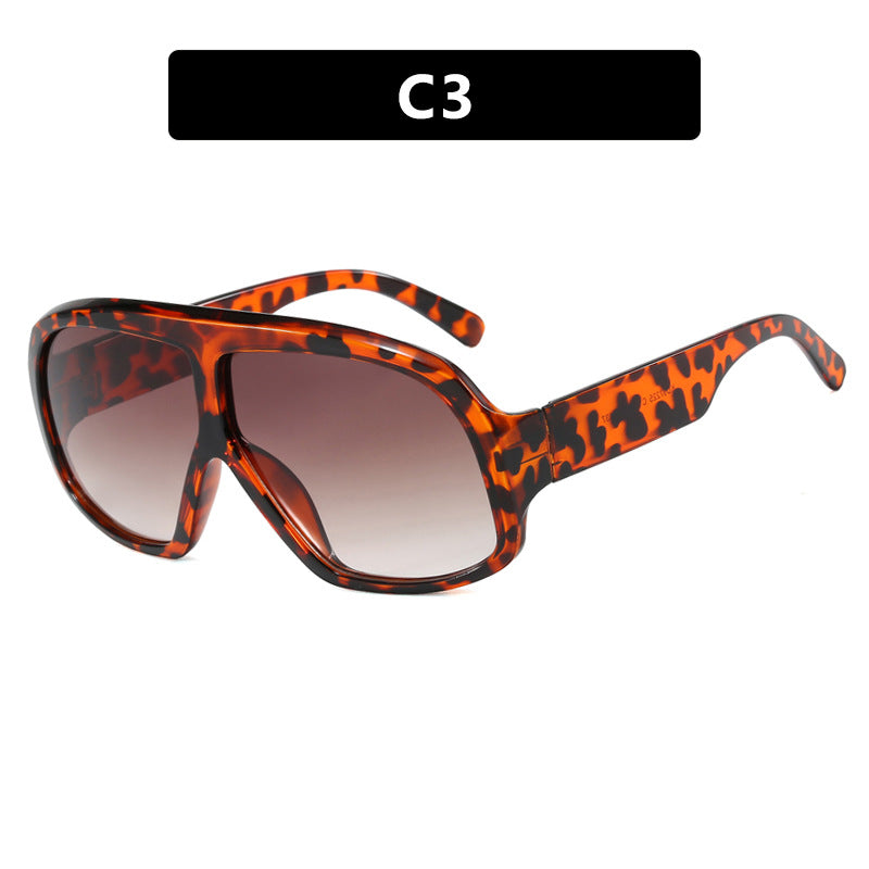 Women's oversized sunglasses in a fashionable tortoise pattern Karnz
