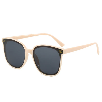 Ladies fashionable oversized sunglasses with high UV protection Bowlift