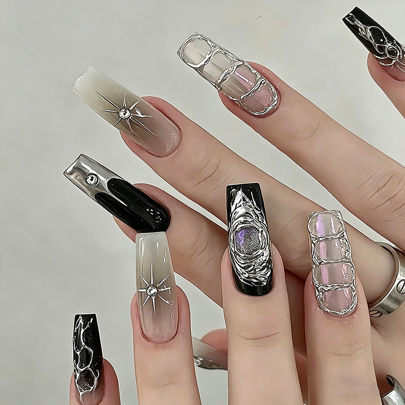 Artificial nail set with elegant glitter and design accents Acalora