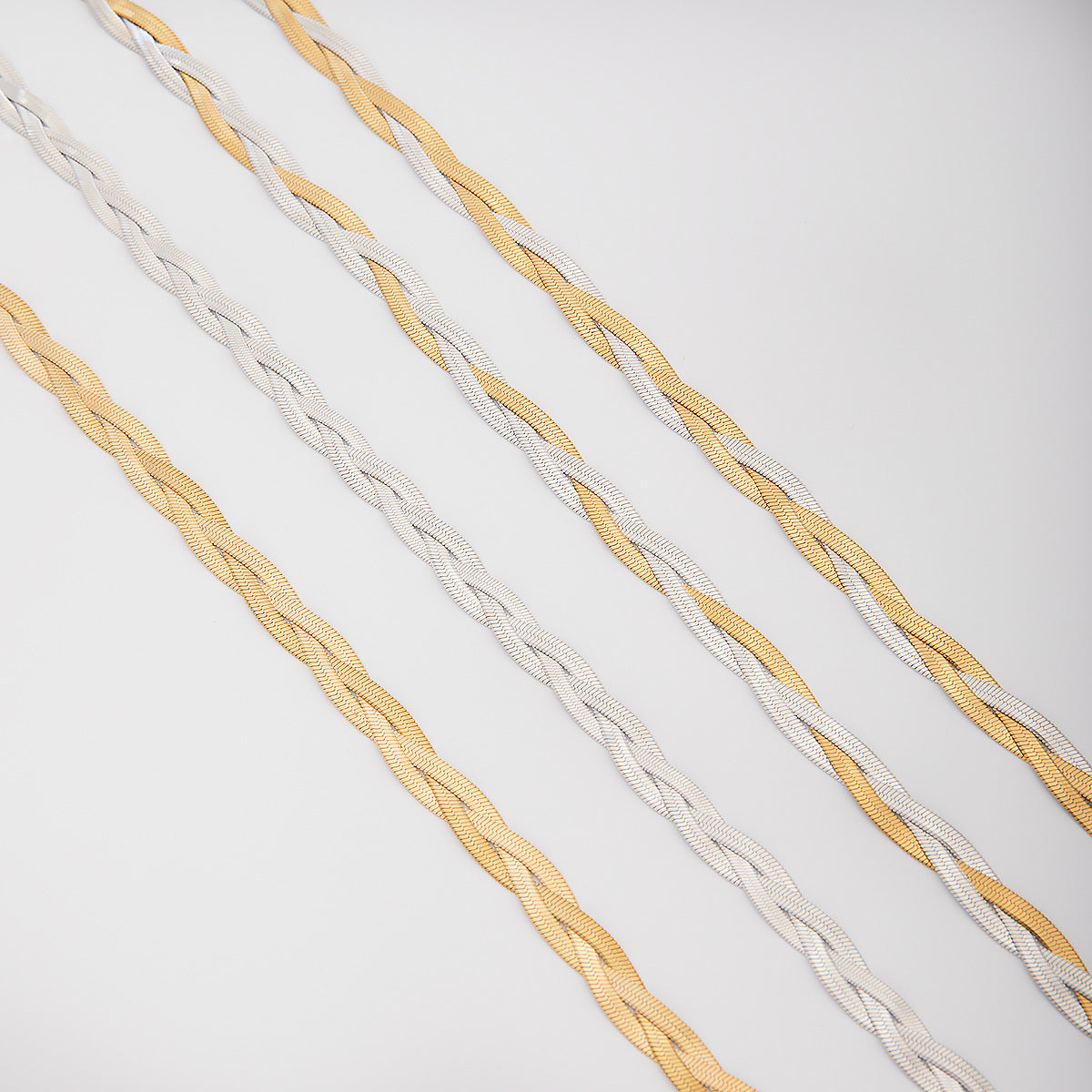 Elegant Textured Wire Bracelet Acalora