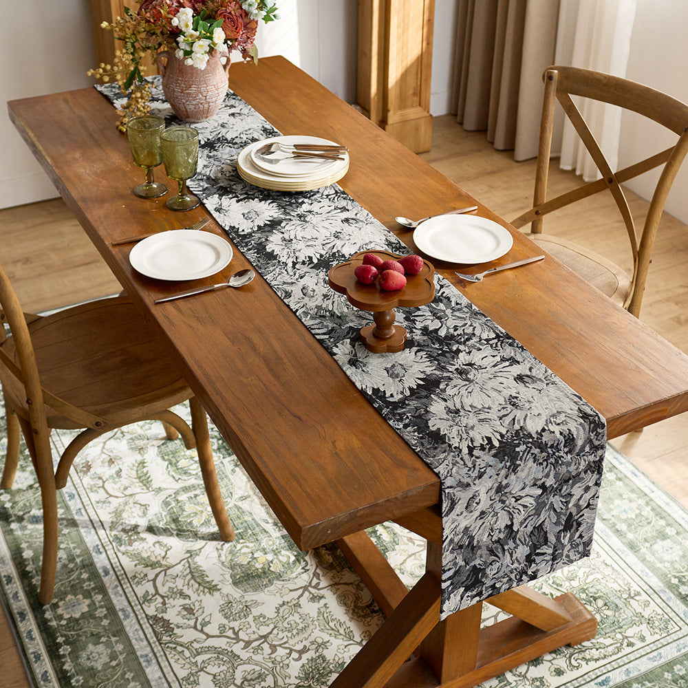 Elegant Floral Pattern Table Runner