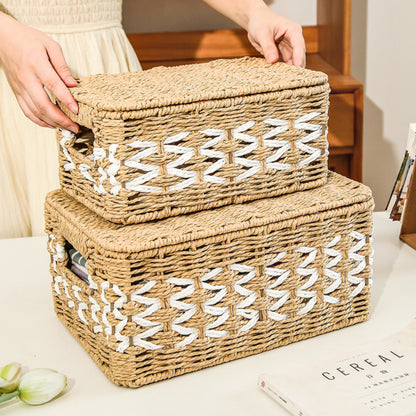 Decorative basket made of natural fiber with elegant design Acalora