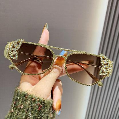Women's Luxury Sunglasses with Elegant Butterfly Detail Bowlift