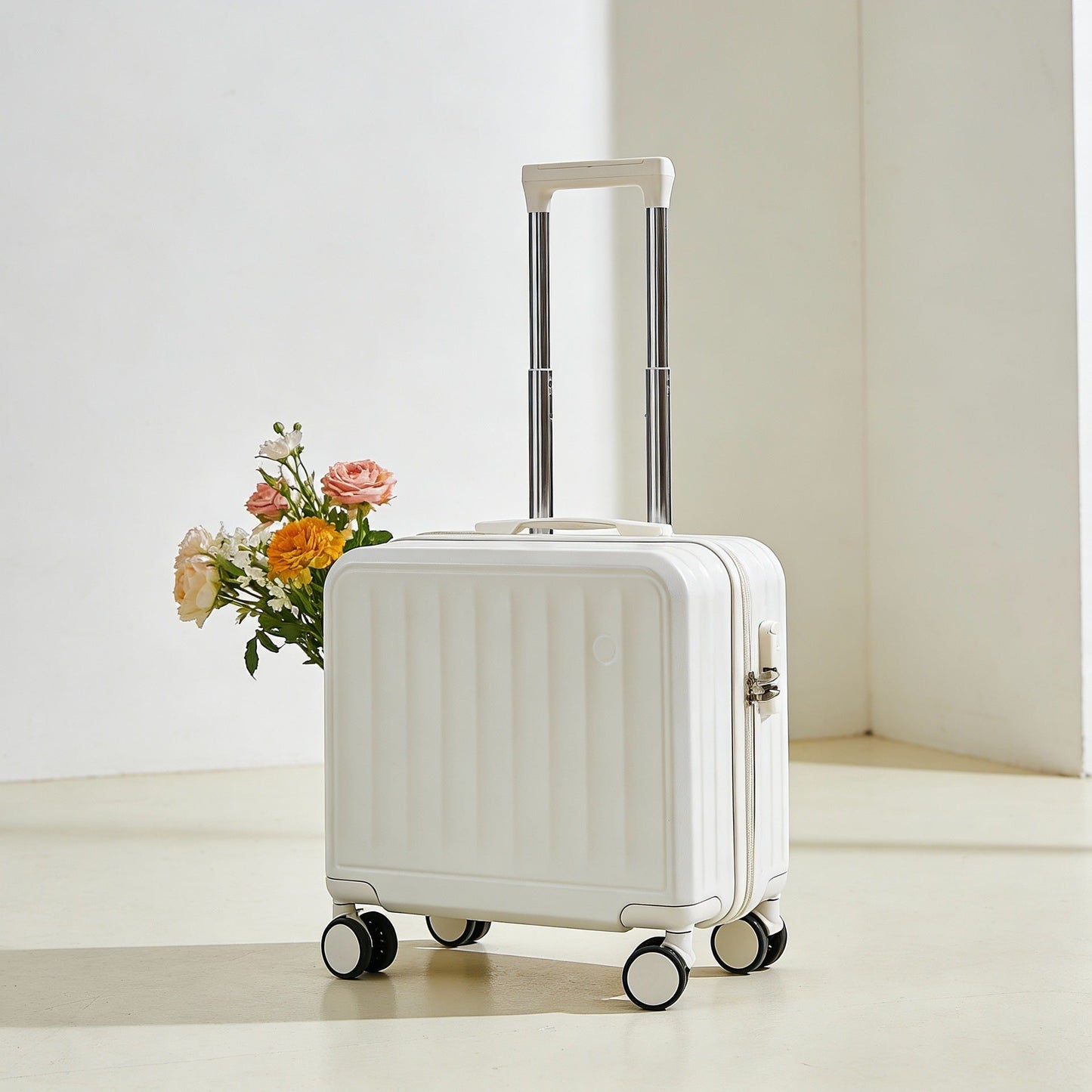 hardshell carry-on suitcase with telescopic handle and 360 degree spinner wheels Bowlift