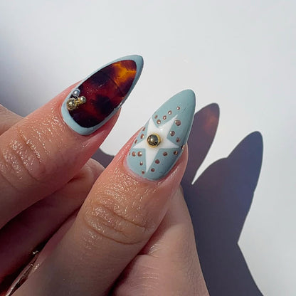 Artistic Press-On Nail Art Set with Unique Gemstone Accents Acalora
