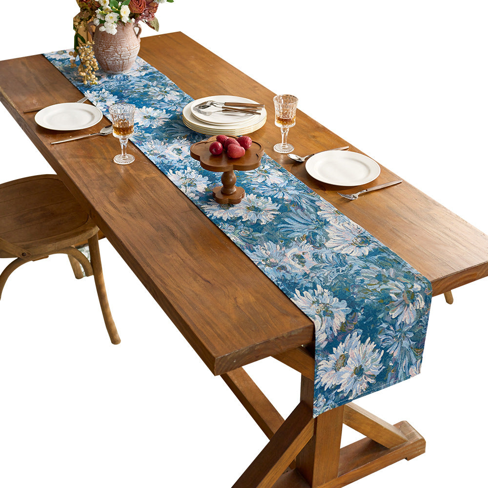 Elegant Floral Patterned Table Runner